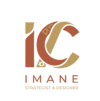 Monogramme IC entrelacé : lettre I en terracotta pleine et lettre C en or avec motifs zellige subtils. Texte 'IMANE STRATEGIST & DESIGNER' en dessous sur fond crème.