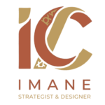 Monogramme IC entrelacé : lettre I en terracotta pleine et lettre C en or avec motifs zellige subtils. Texte 'IMANE STRATEGIST & DESIGNER' en dessous sur fond crème.